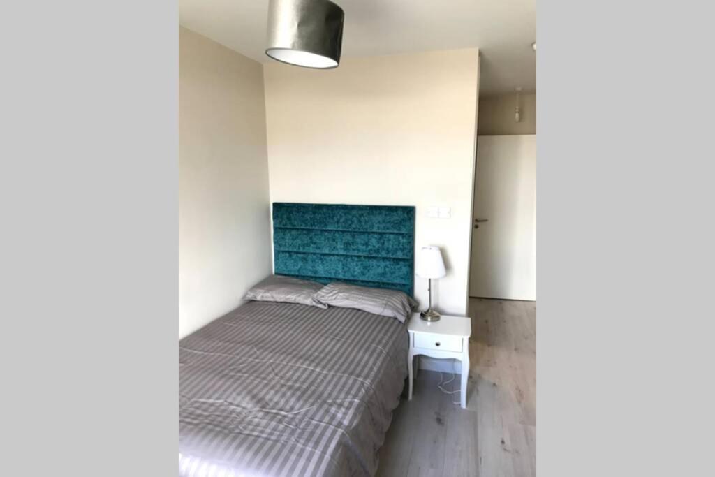 Stylish 3 Bed Apartment With Lough Atalia Views Galway Exterior photo